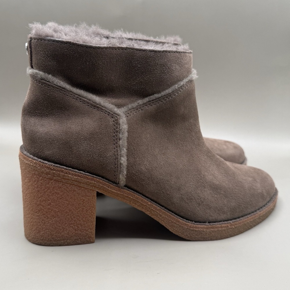 UGG Womens 8 Camel Suede Ankle Boot Block Hill Kasen Lambs Fur 1018644 NWOT